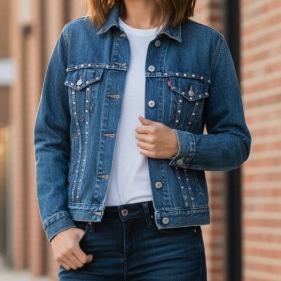 Levi’s Studded Blue Denim Trucker Statement Edgy Jean Jacket Women’s Medium - Picture 1 of 16